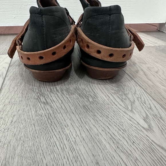 Free People - Picture 6 of 9